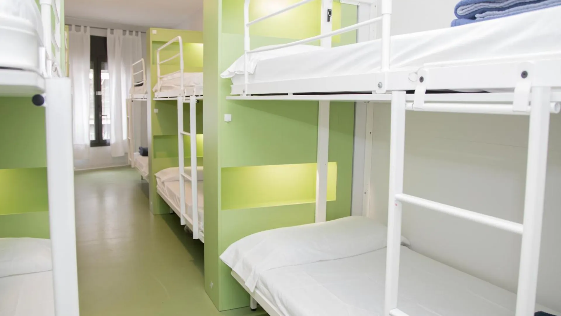Sant Jordi Hostels Sagrada Familia Barcelona