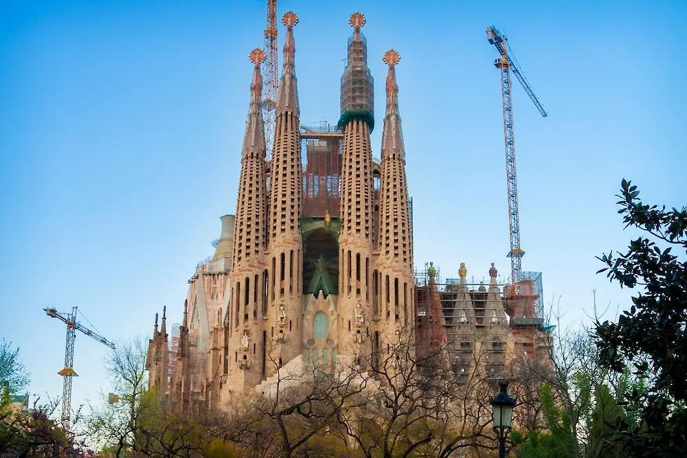 Sant Jordi Hostels Sagrada Familia Барселона Испания